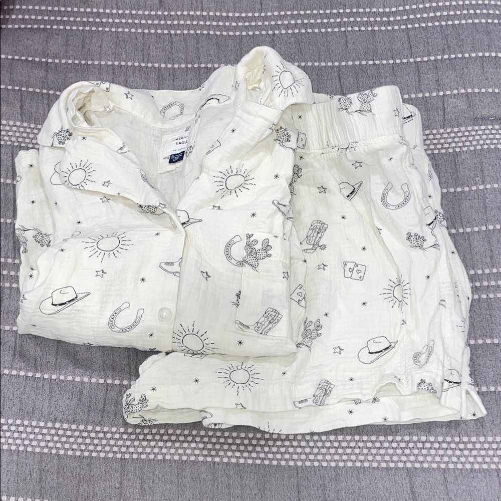 American Eagle Outfitters Cream Pajama Set with Celestial Prints